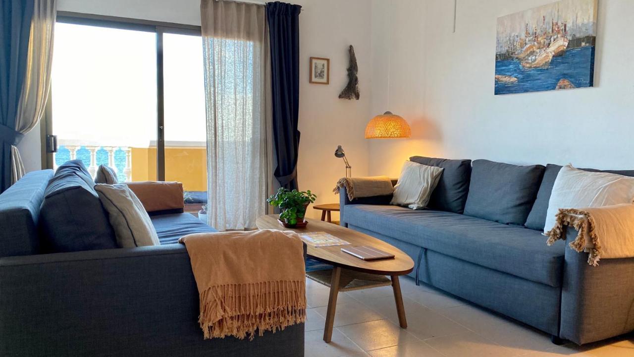 Con Piscina Playa Roja, Apartamento